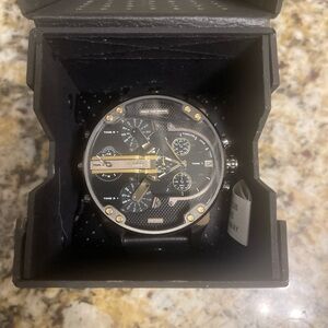 798 Daddy 2.0 Translucen Diesel men’s watch black with big face.